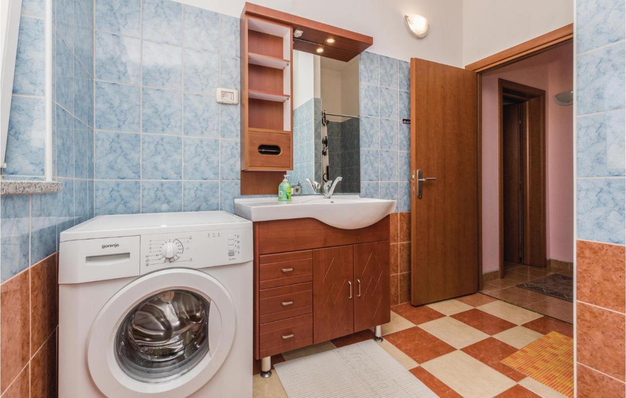 Nice Apartment In Kastel With Kitchen Eksteriør bilde